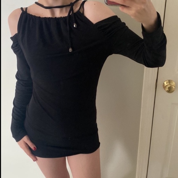 Julian Chang Black Cold Shoulder Top - Picture 1 of 9